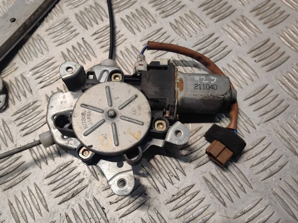 Моторчик стеклопод задний правый Mitsubishi Lancer