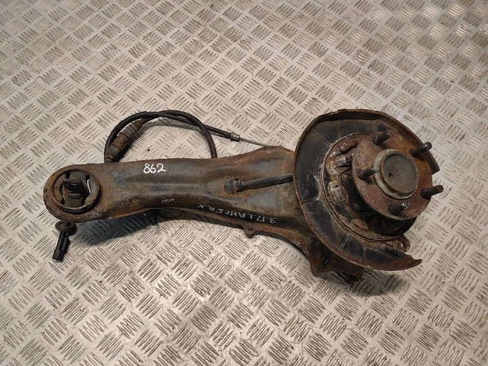 Кулак задний правый Mitsubishi Lancer X