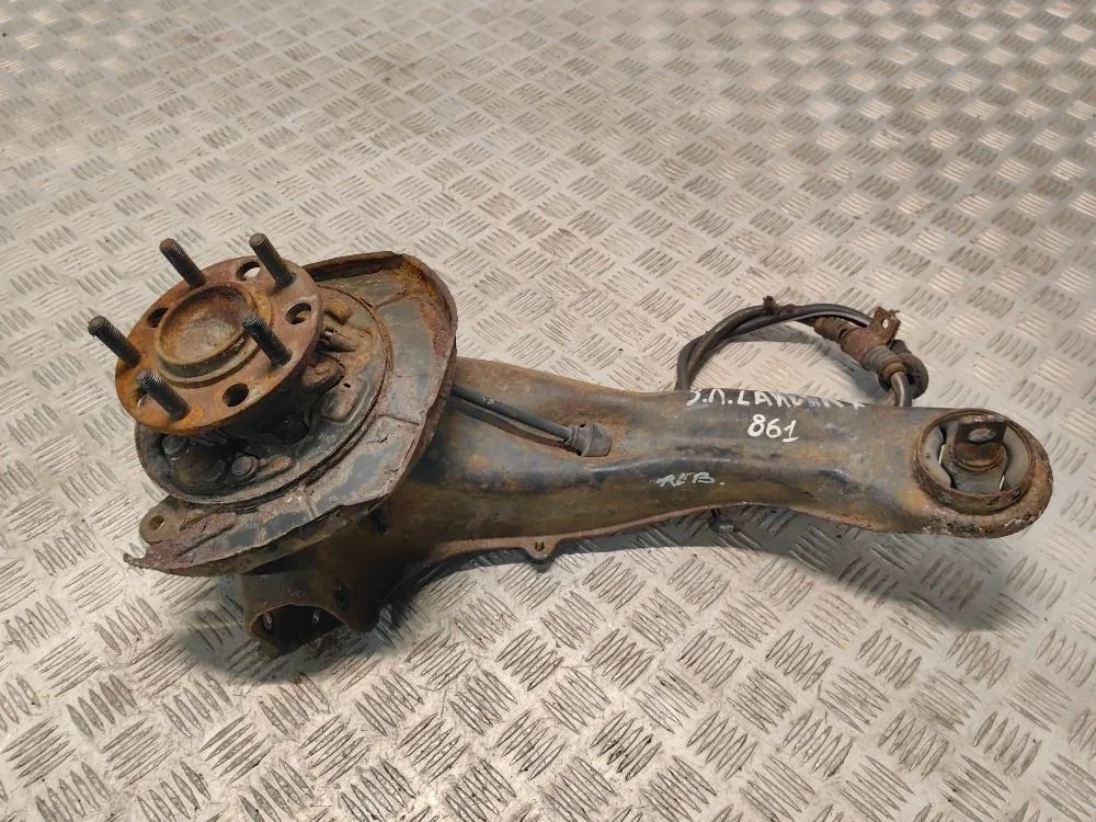 Кулак задний левый Mitsubishi Lancer X