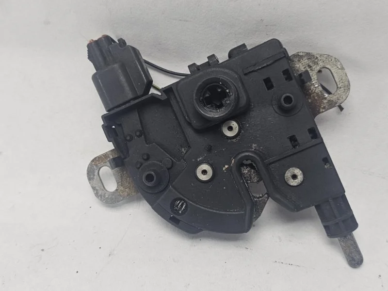 Замок капота Ford Focus 2 2009 Хэтчбек