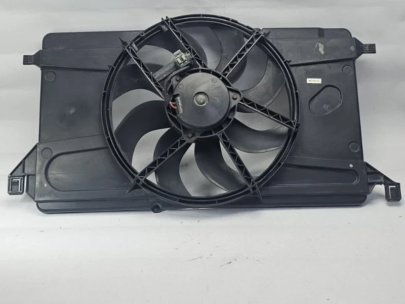 Вентилятор охлаждения двигателя Ford Focus 2 2009 Хэтчбек