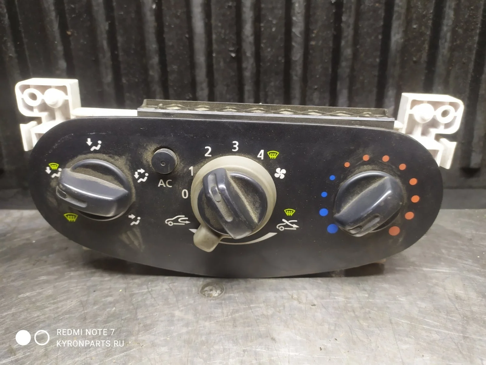 Блок управления климат-контролем Renault Logan 2010