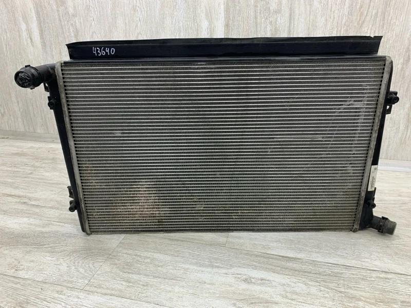 Радиатор охлаждения VOLKSWAGEN GOLF 2006 1K0121251AK ХЭТЧБЕК BLS