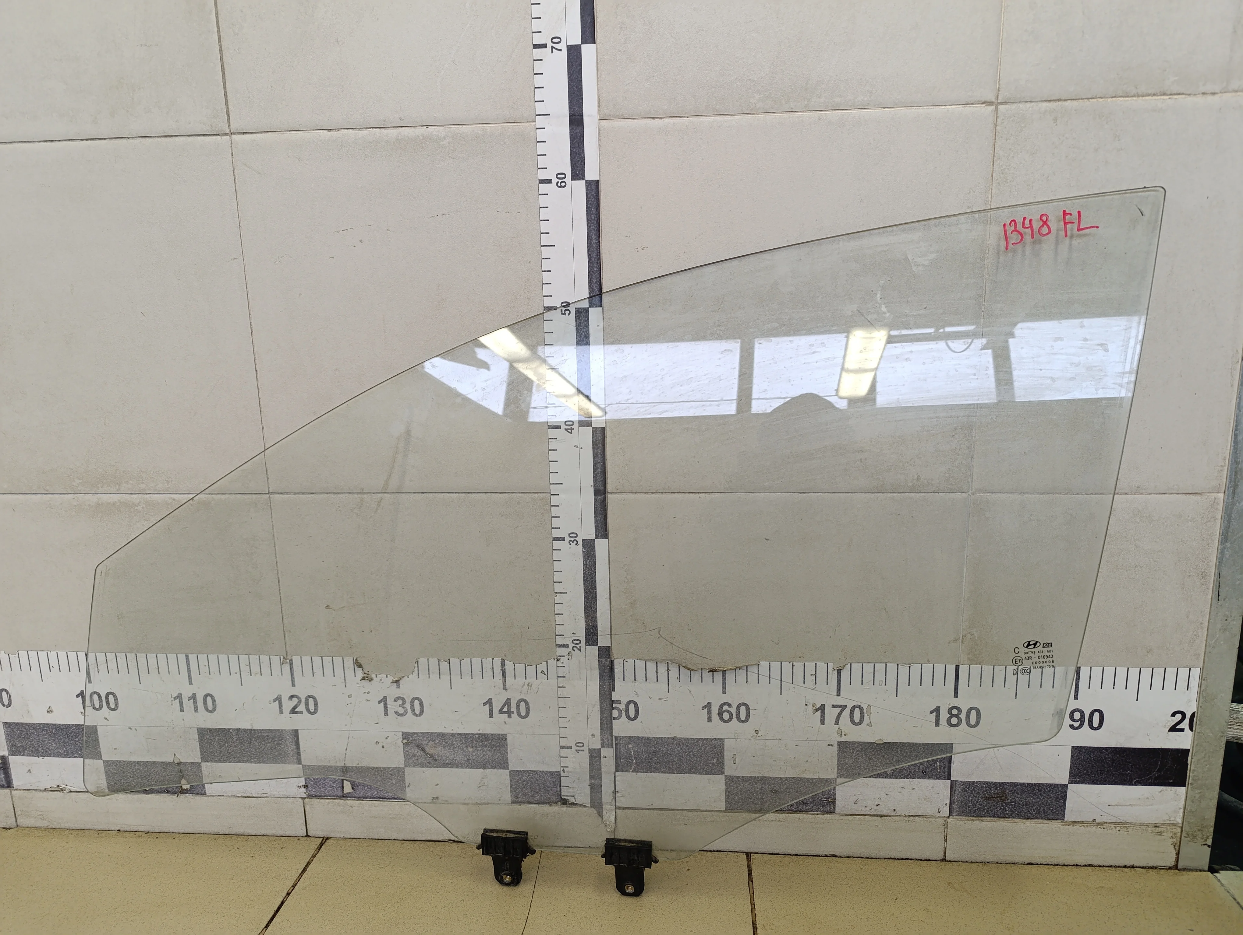 Стекло двери передней левой Solaris 2017>