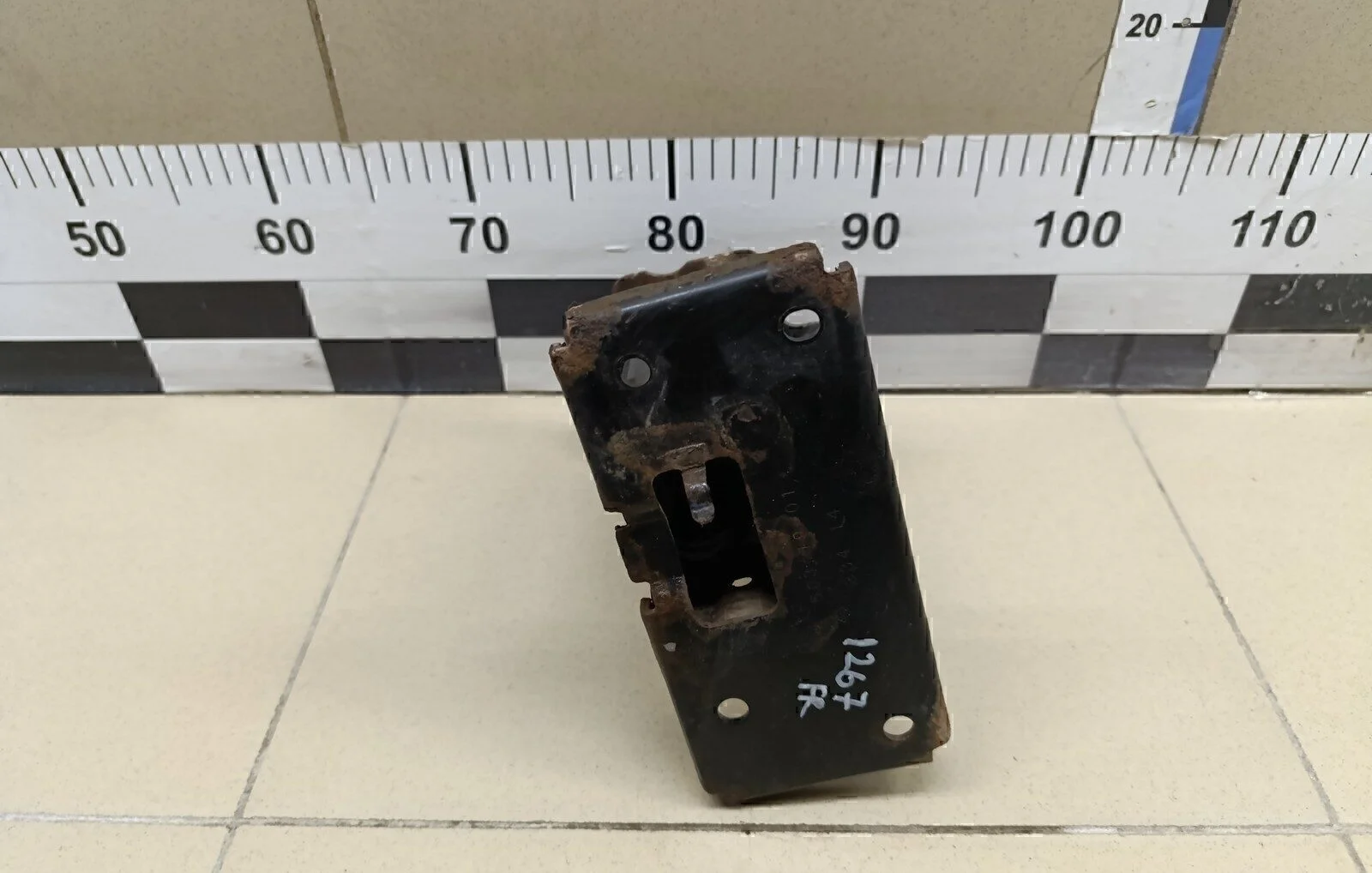 Кронштейн усилителя переднего бампера правый X-Trail (T32) 2014>