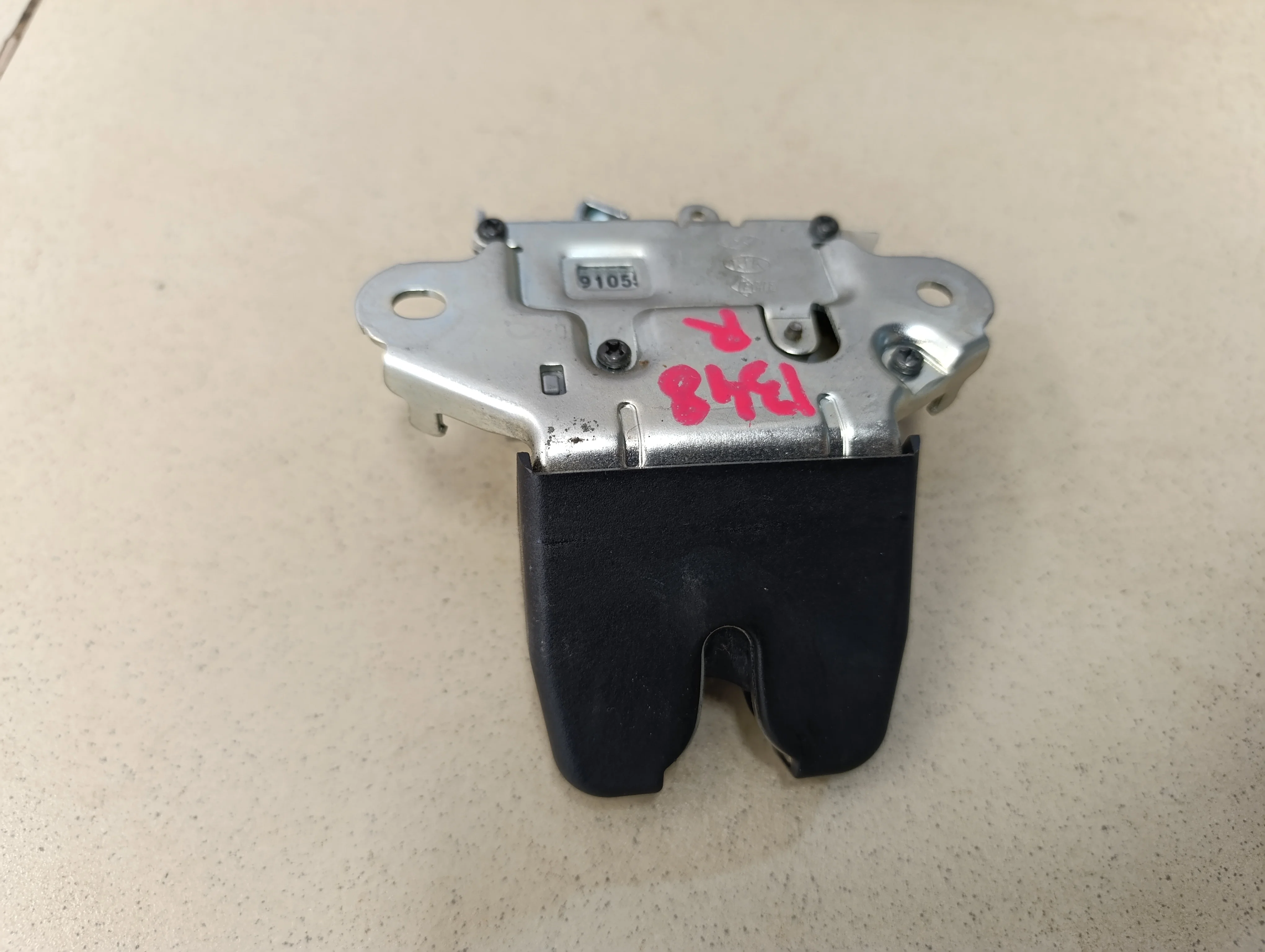 Замок багажника Solaris 2017>