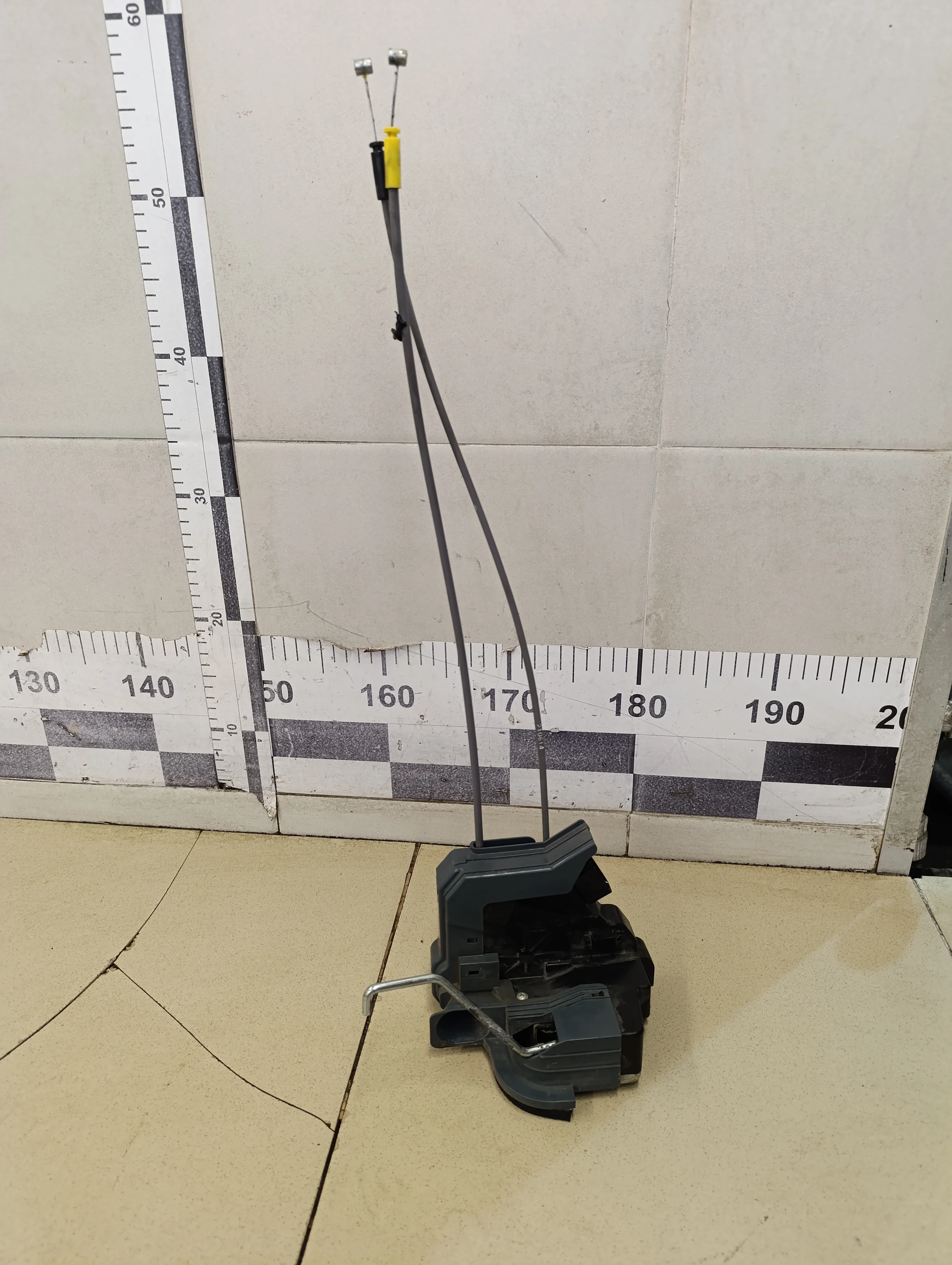 Замок двери передней правой Solaris 2017>