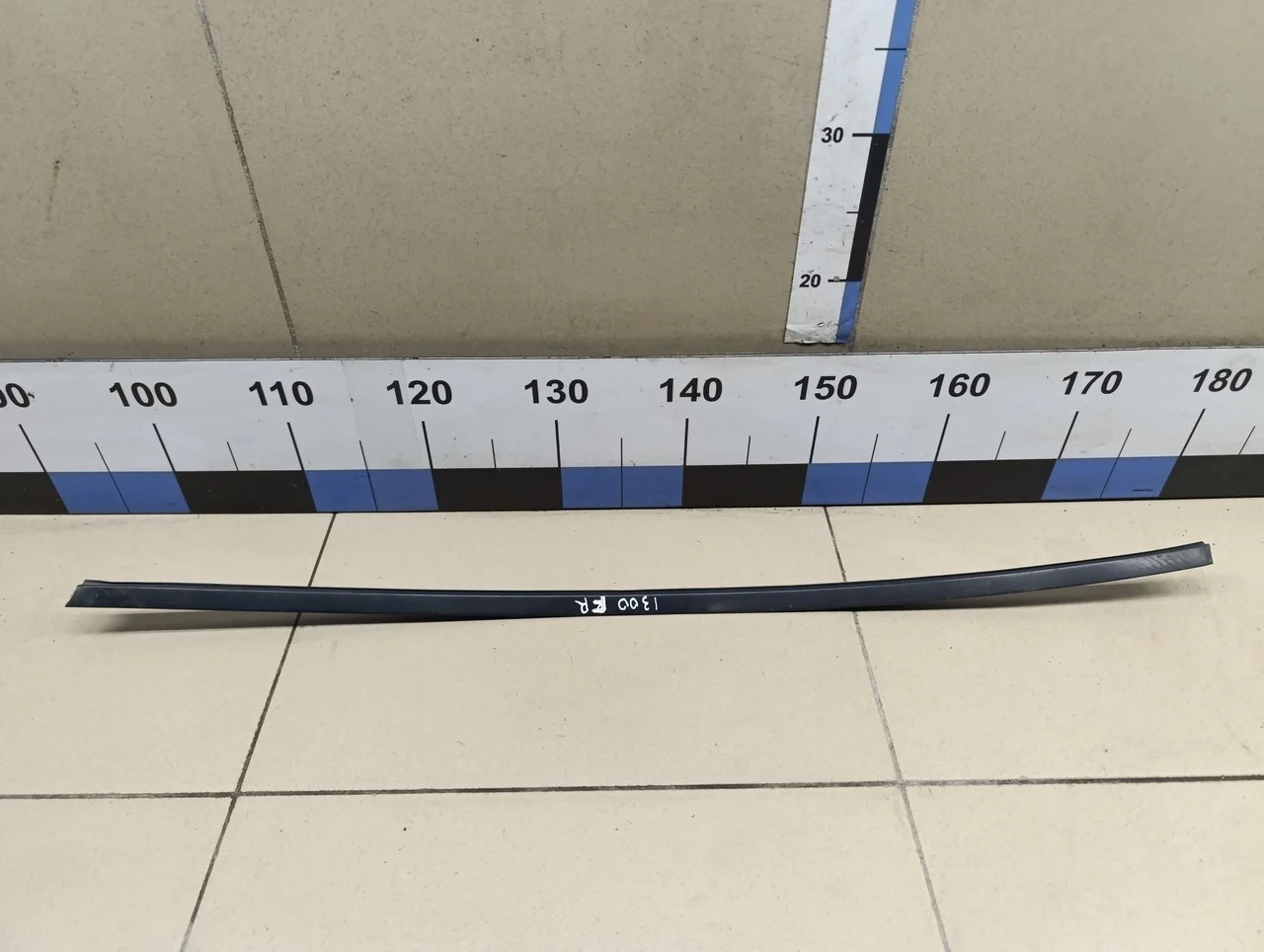 Молдинг лобового стекла Octavia (A4 1U-) 2000-2011