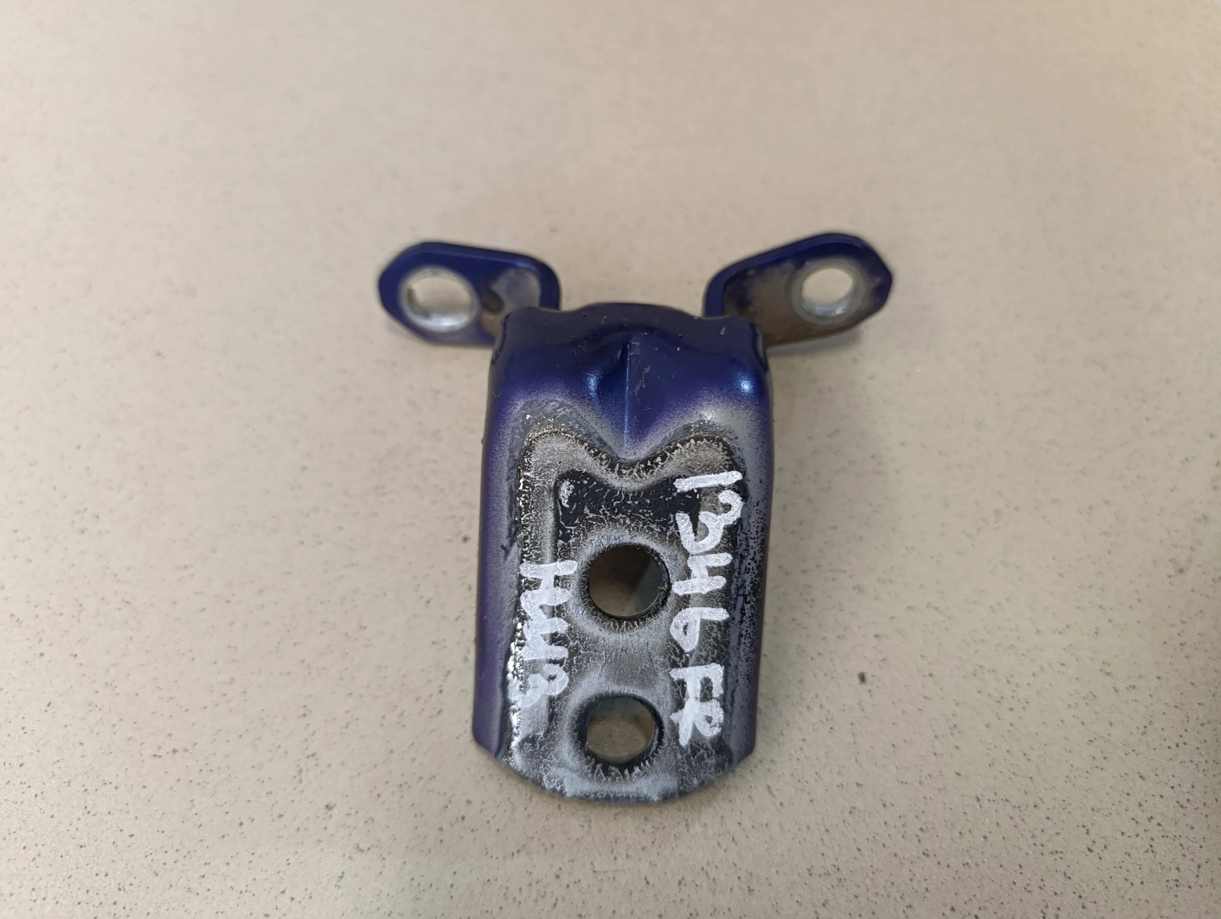 Петля двери Juke (F15) 2011>