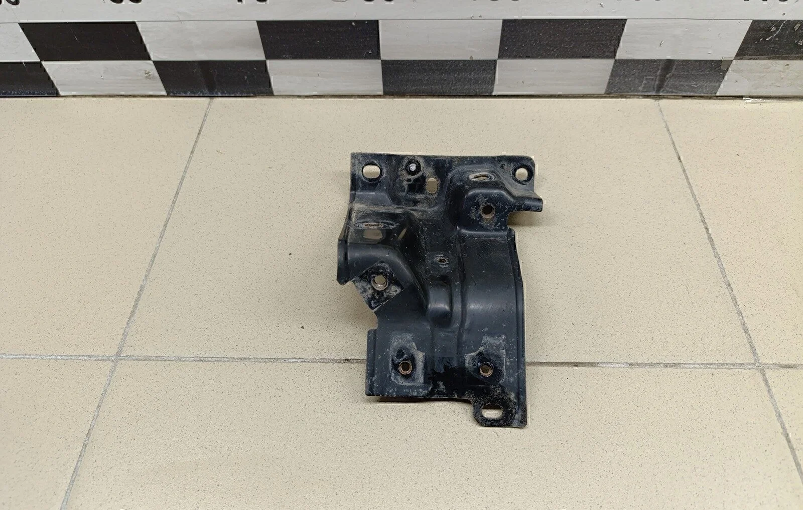 Кронштейн замка капота X-Trail (T32) 2014>