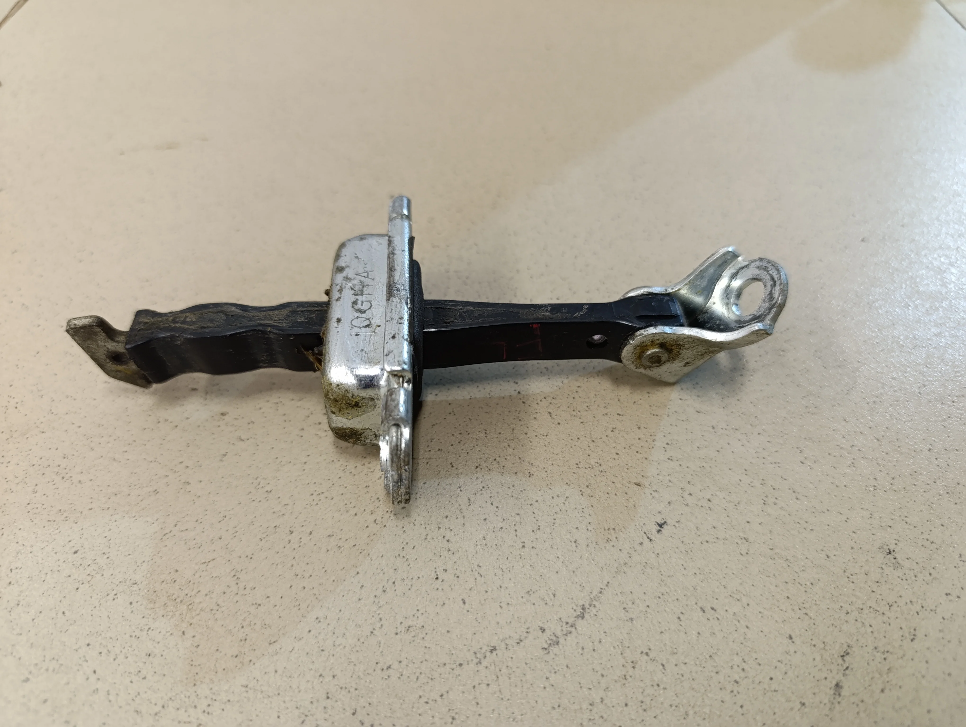 Ограничитель двери Solaris 2017>