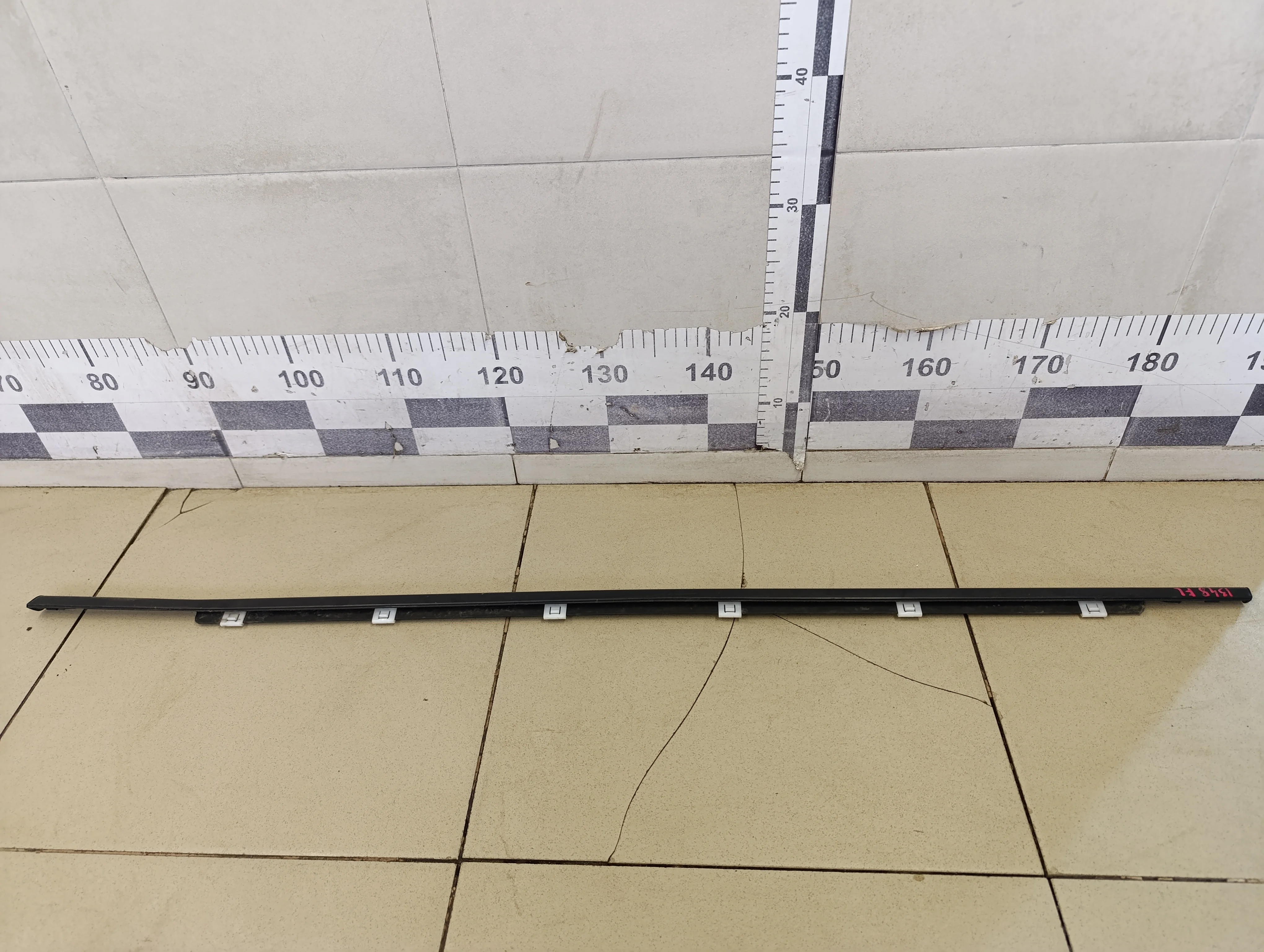 Накладка стекла переднего левого Solaris 2017>