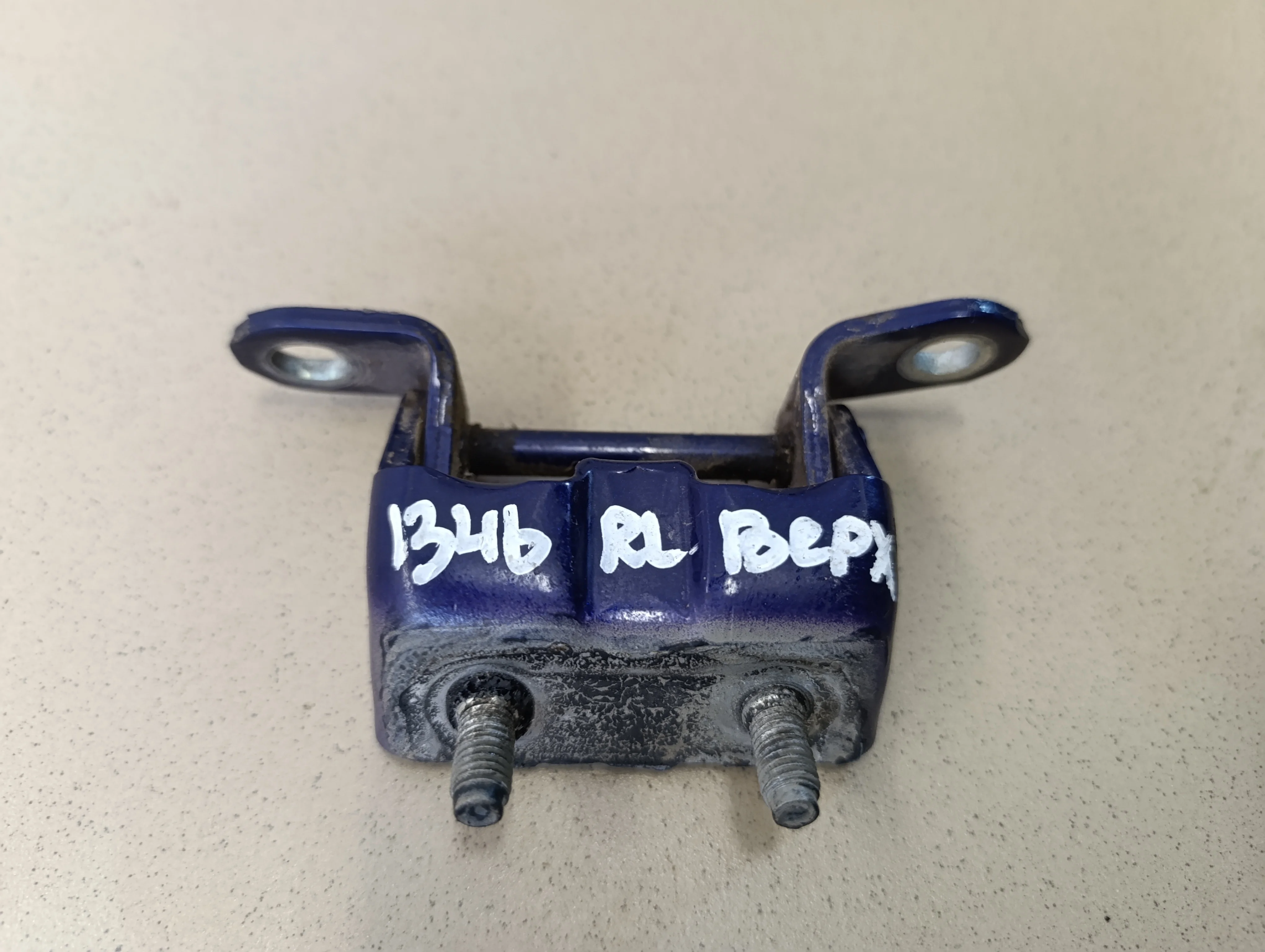 Петля двери задней левой верхняя Juke (F15) 2011>