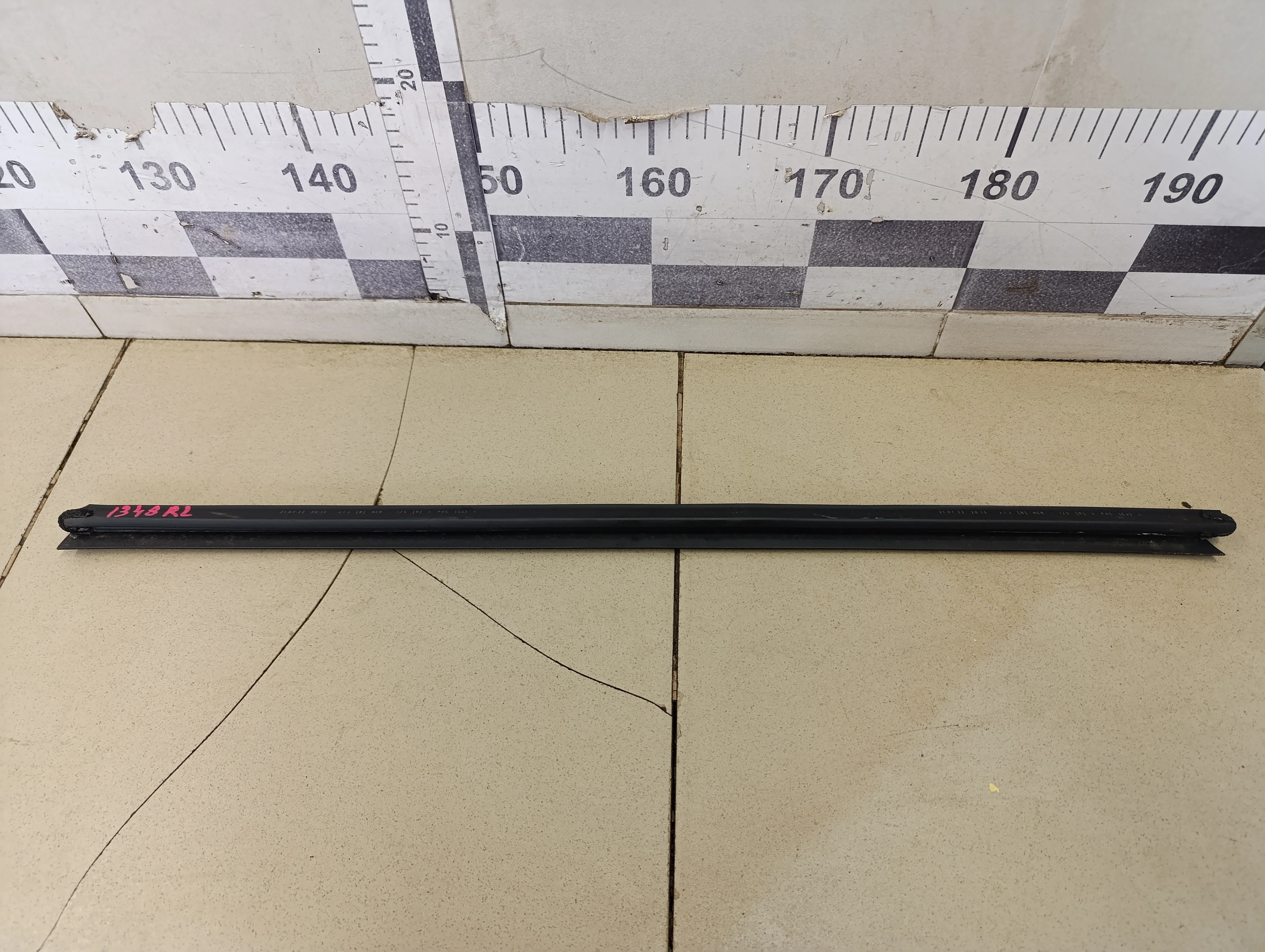 Уплотнитель стекла двери Solaris 2017>