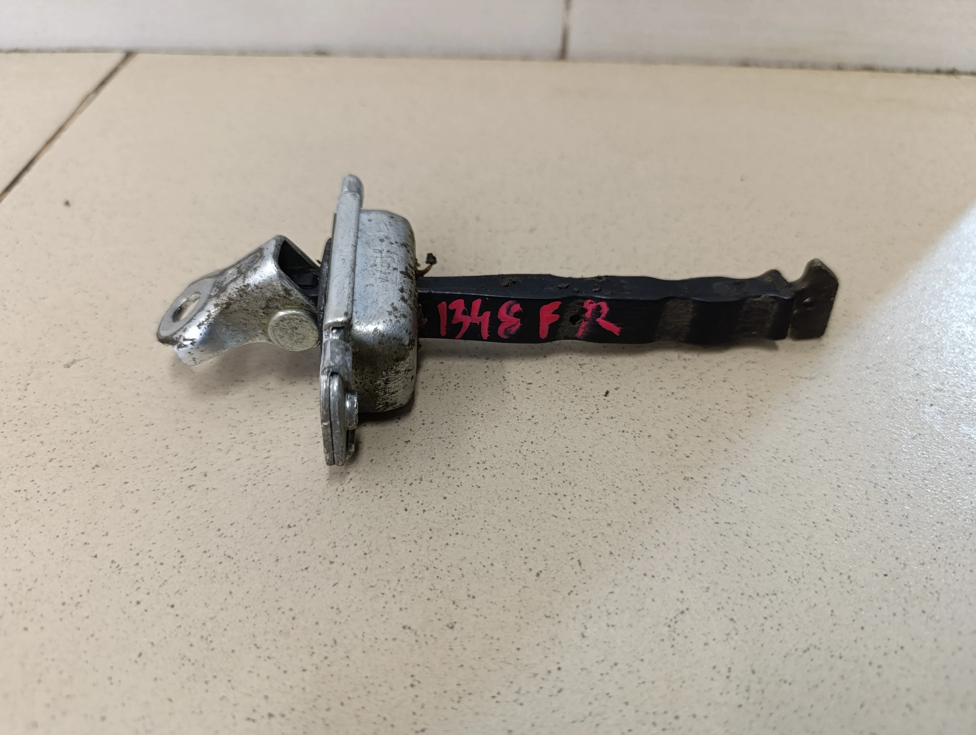 Ограничитель двери Solaris 2017>