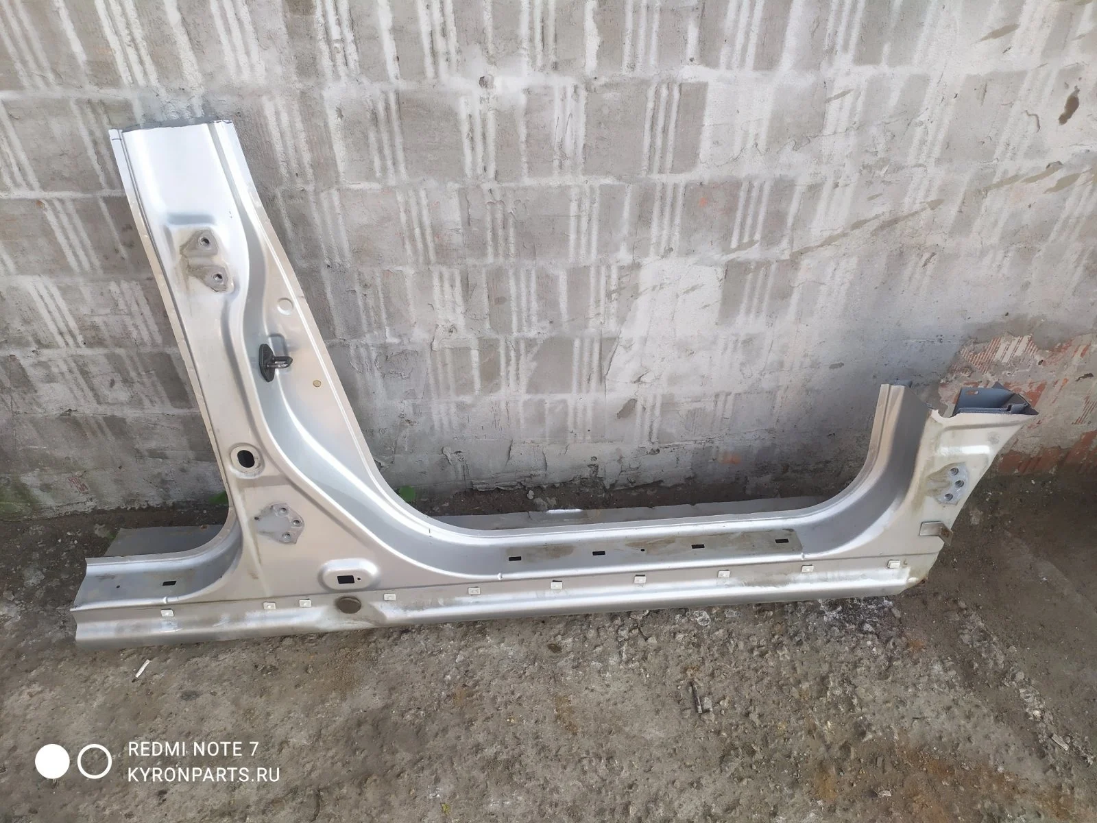 Порог отрез SsangYong Kyron 2008 D130