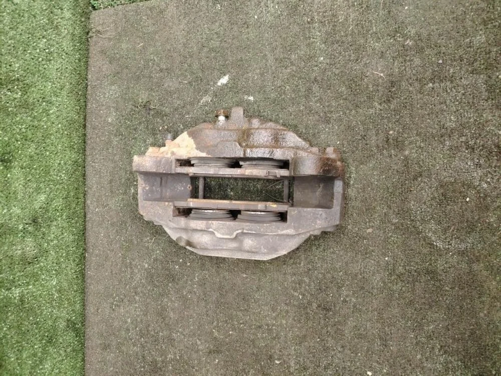 Суппорт Lexus LX570 2008 4773060280 URJ201 3URFE, передний правый