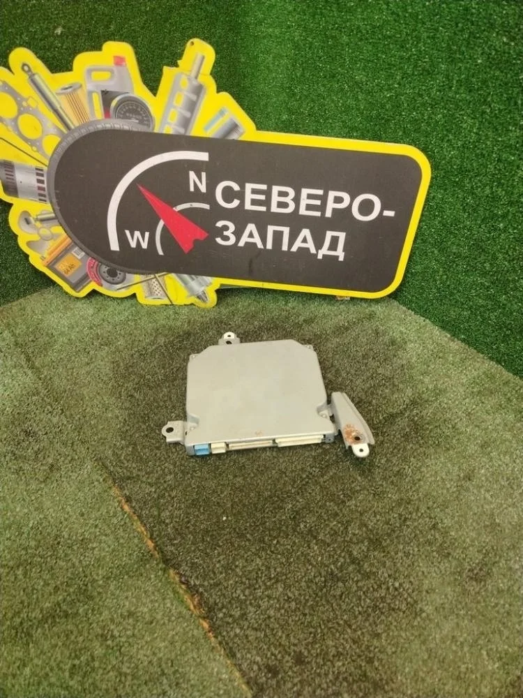 Блок управления парктрониками Lexus LX570 2008 8679260120 URJ201 3URFE