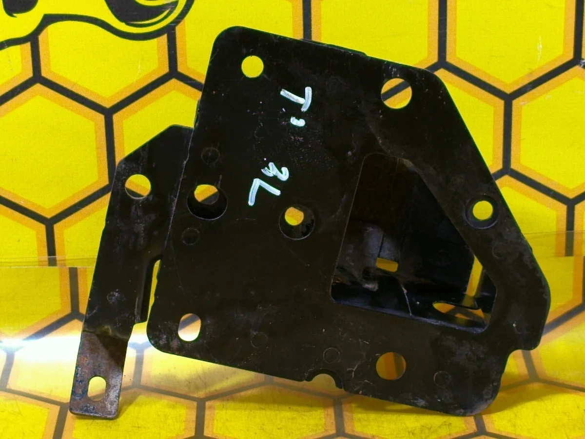 Кронштейн усилителя бампера Nissan X-TRAIL 2008 85211JG01A T31 QR25DE, задний левый