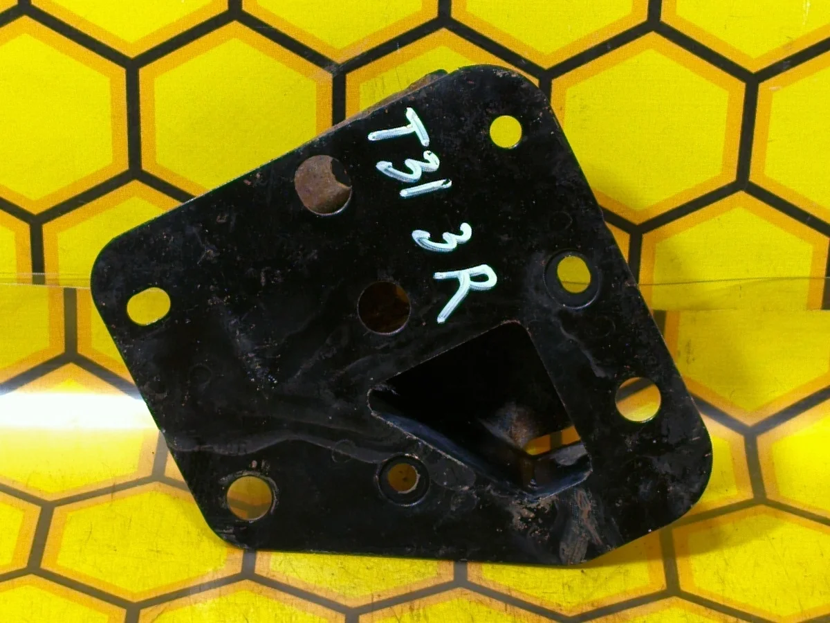 Кронштейн усилителя бампера Nissan X-TRAIL 2008 85210JG01A T31 QR25DE, задний правый