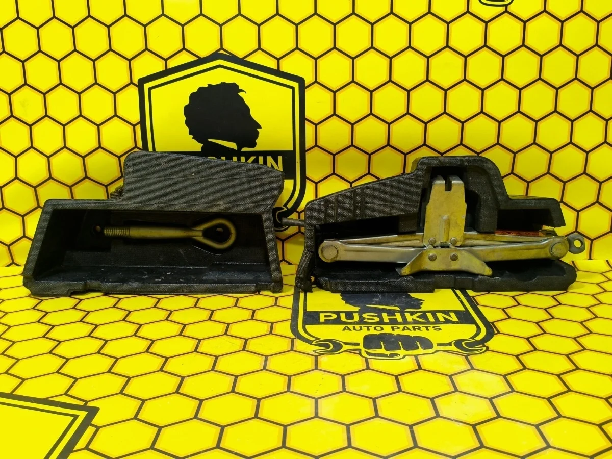 Набор инструментов Nissan X-TRAIL 2008 51112JG00A T31 QR25DE