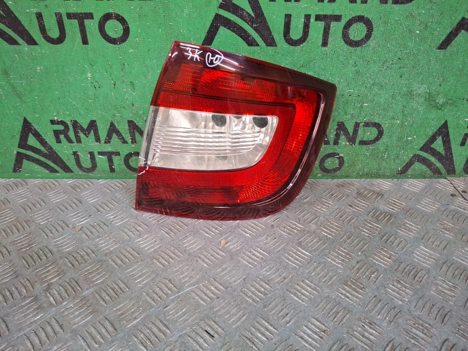 Фонарь Skoda Rapid 2014-2020