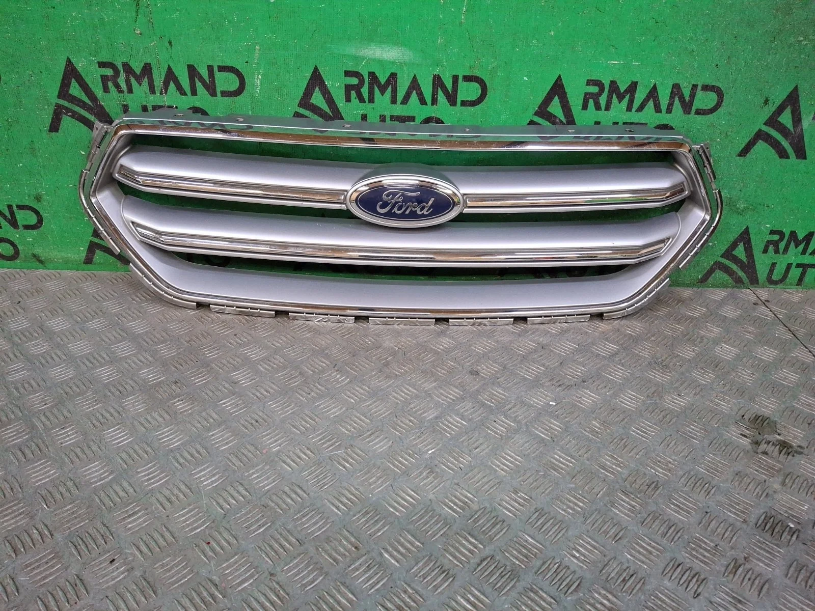 Решетка радиатора Ford Kuga 2016-2019 CBS