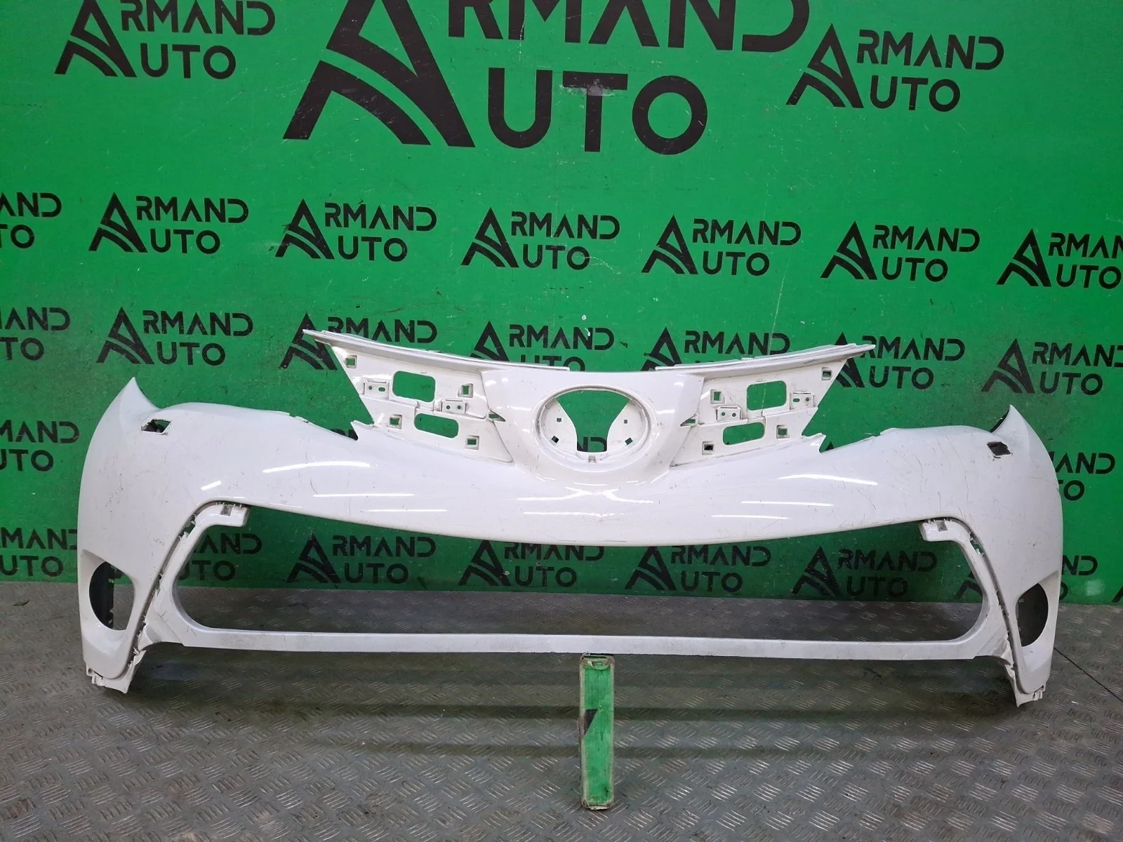 Бампер Toyota RAV4 2012-2015 CA40