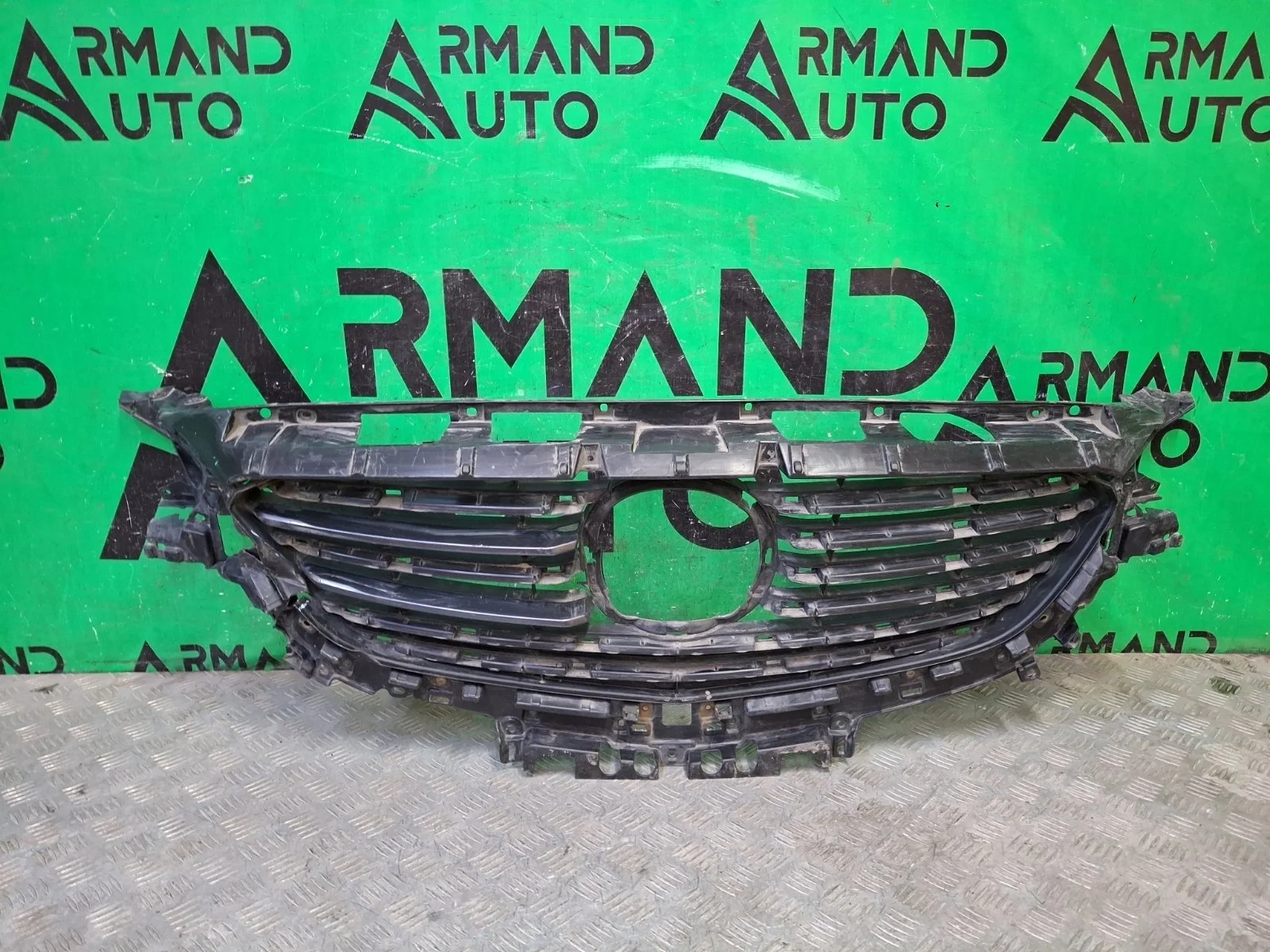 Решетка радиатора Mazda 6 2015-2018 3 GJ