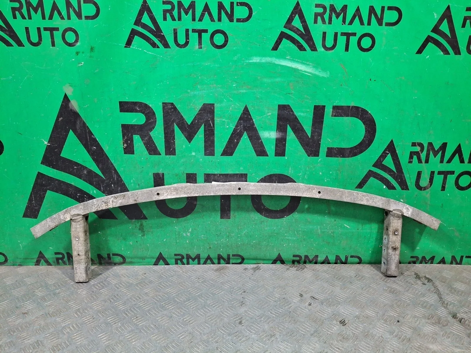 Усилитель бампера нижний BMW 5 series 2016-нв G30 G31