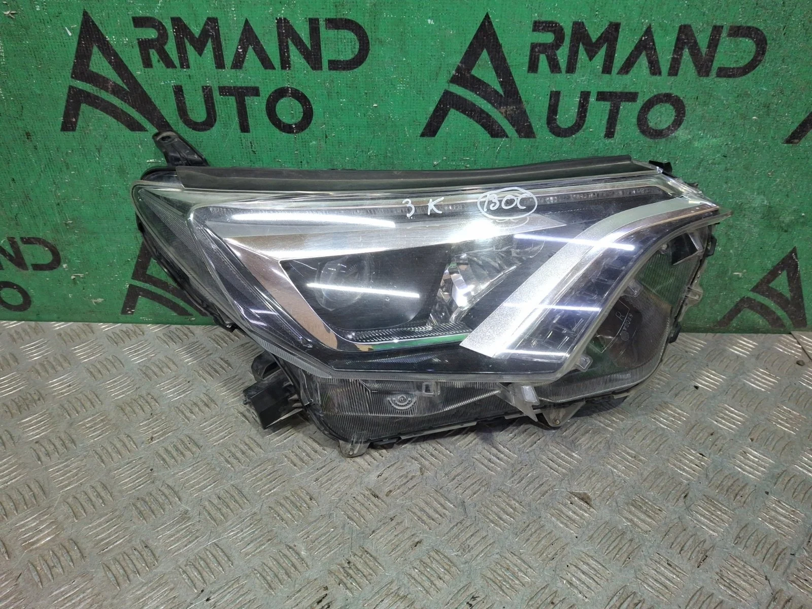 Фара Toyota RAV4 2015-2019 CA40