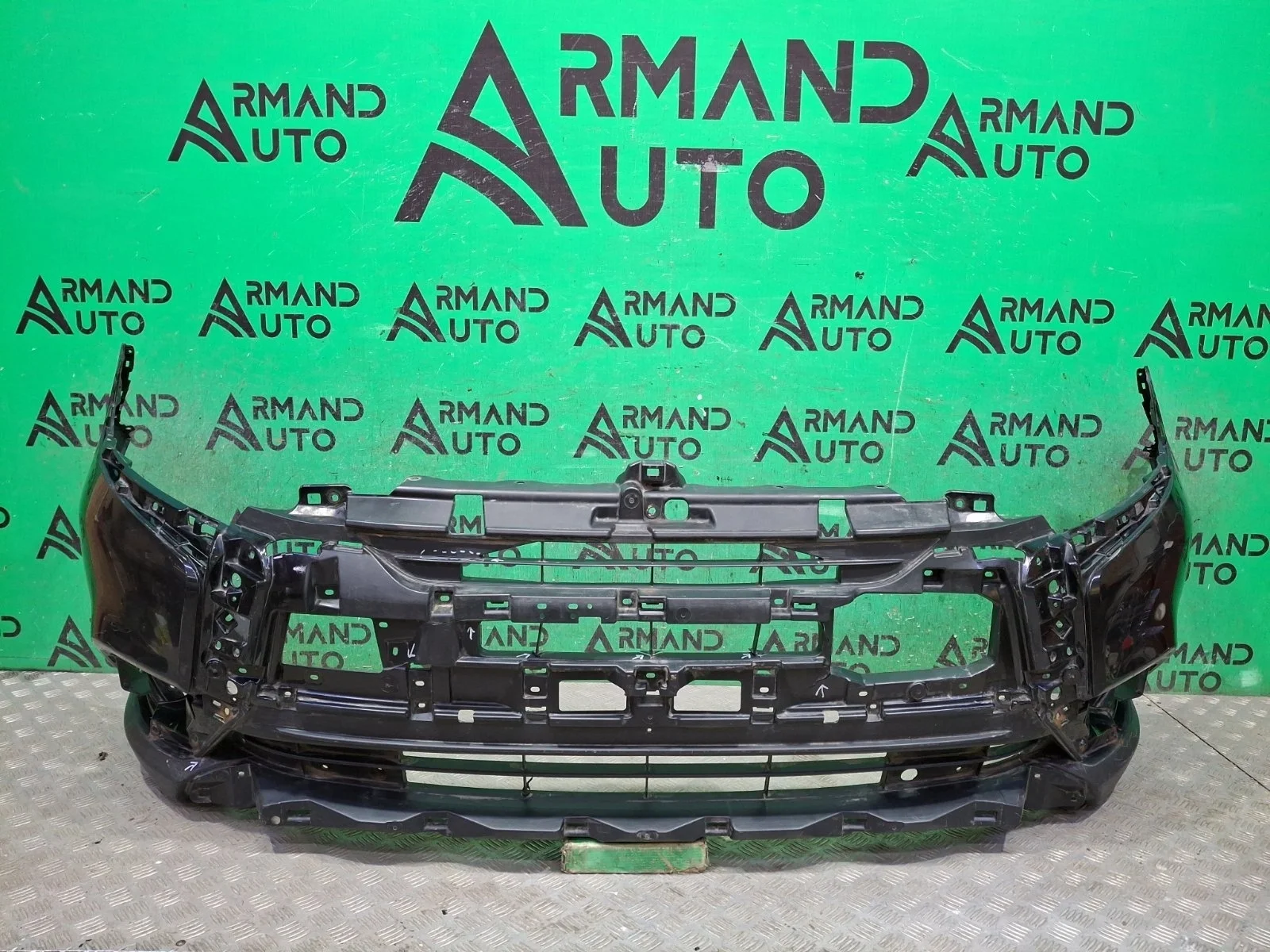 Бампер Mitsubishi Outlander 2018-нв 3