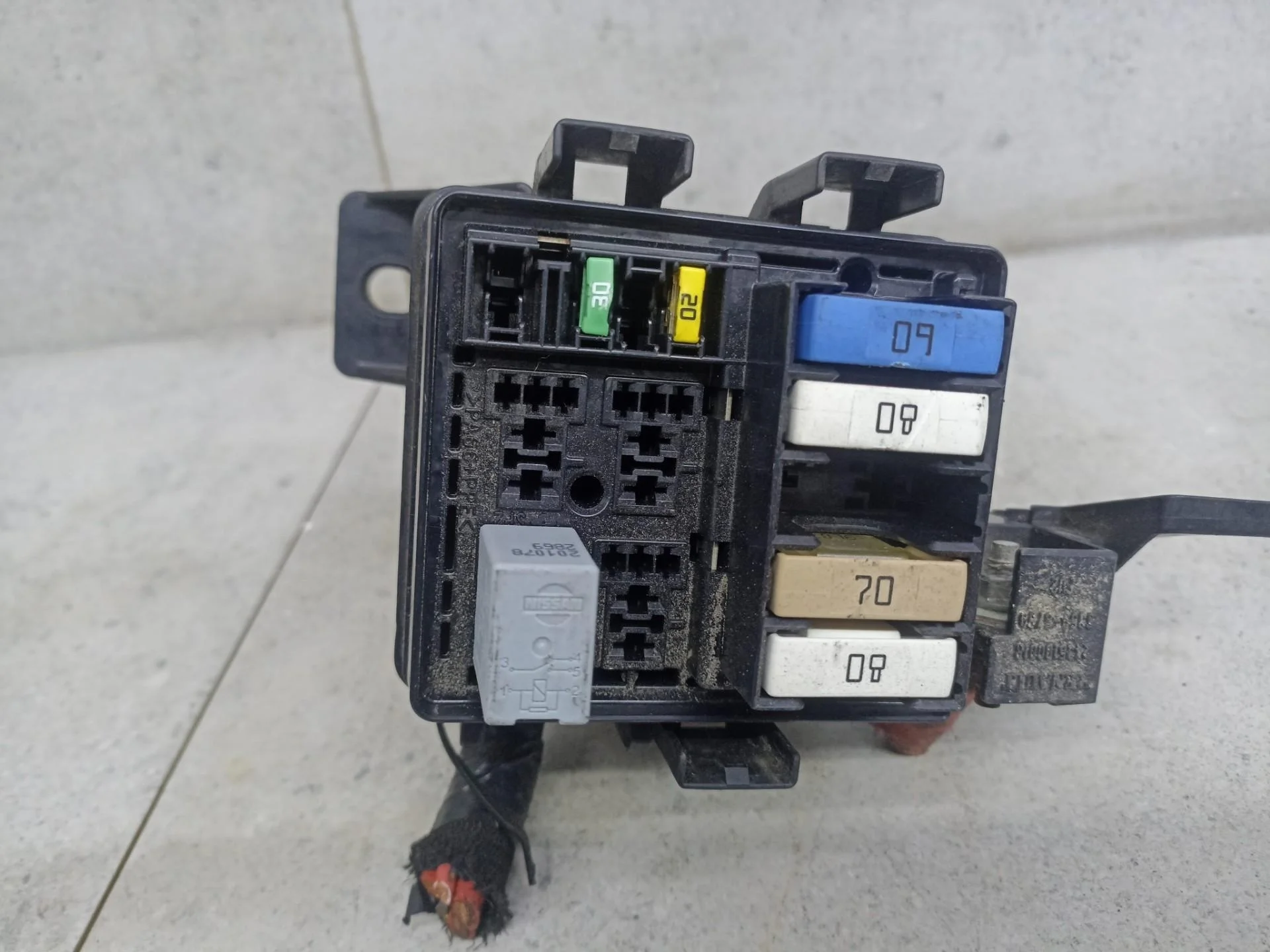 Блок предохранителей Renault Megane 3 243880001R