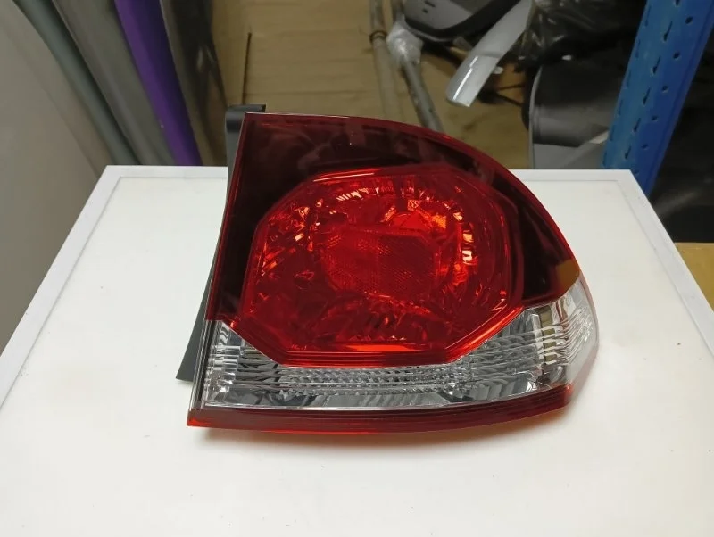 Фонарь Honda Civic 8 2009-2011 33501SNBG51 4D, правый