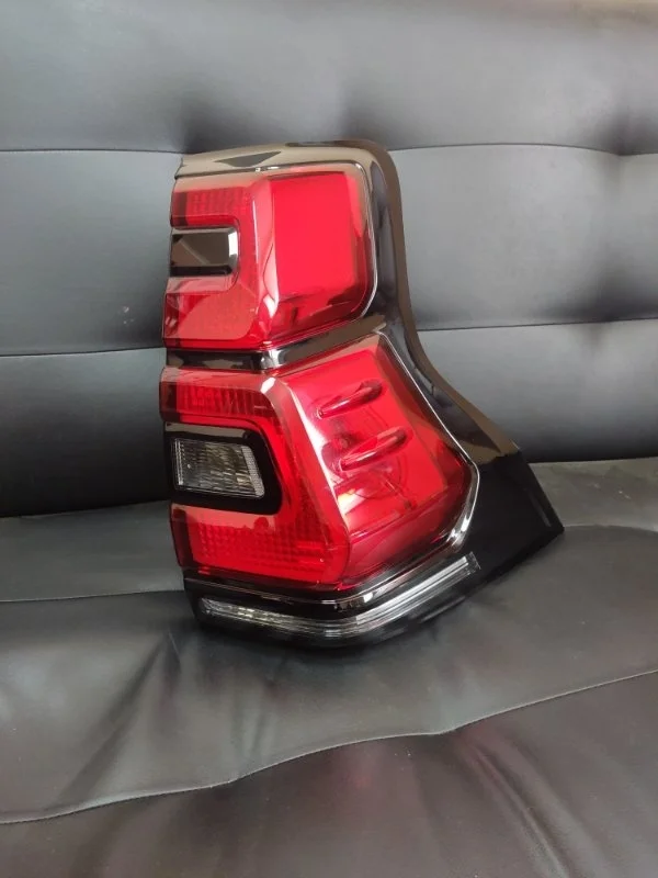 Фонарь Toyota Land Cruiser Prado 2017-2020 8155160C30 150, правый