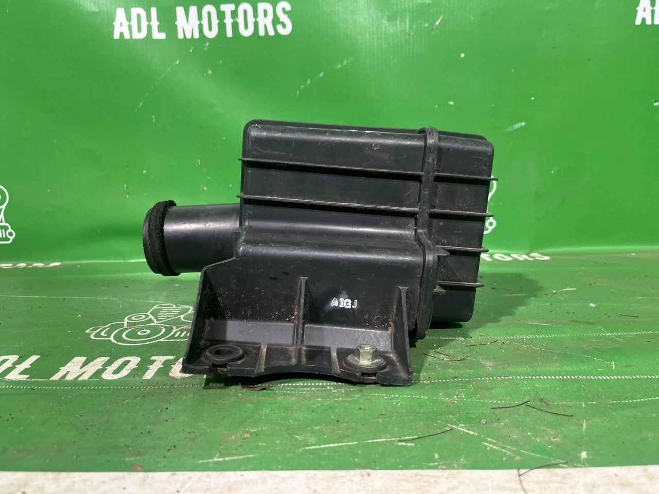 Резонатор воздушного фильтра Mazda CX-7 2006-2012 L33D1319X