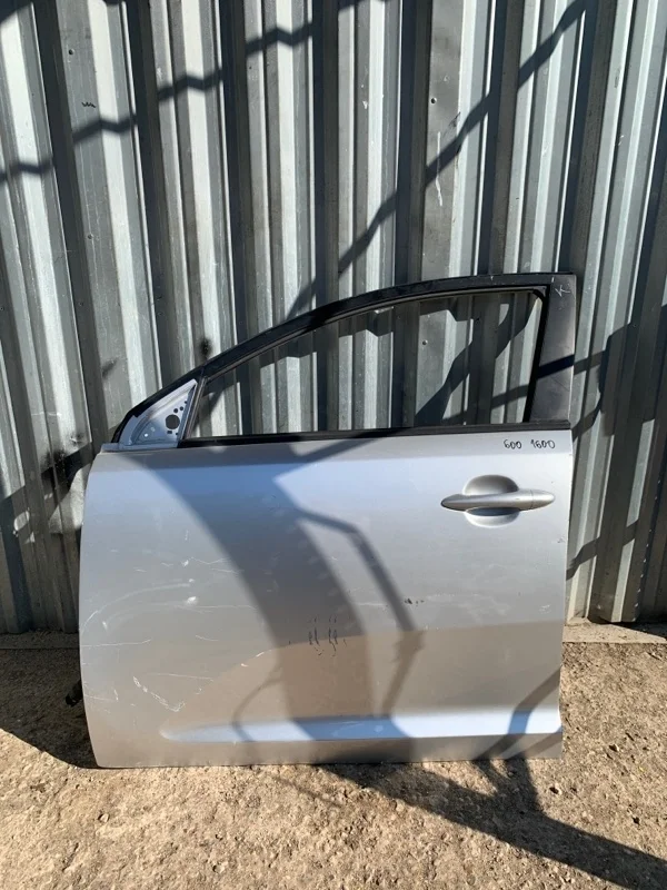 Дверь Kia Sportage 2010-2015 760033W000, передняя левая