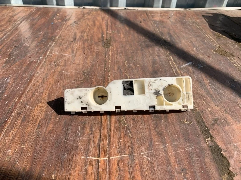 Кронштейн крыла Nissan PATROL 2010-2024 631011LB0A, передний левый