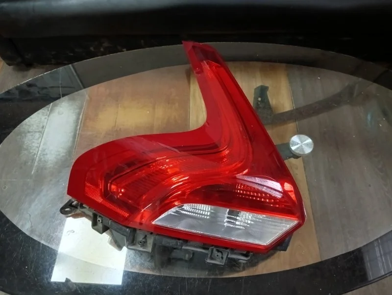 Фонарь Volvo v40 2013-2017 31395844, левый