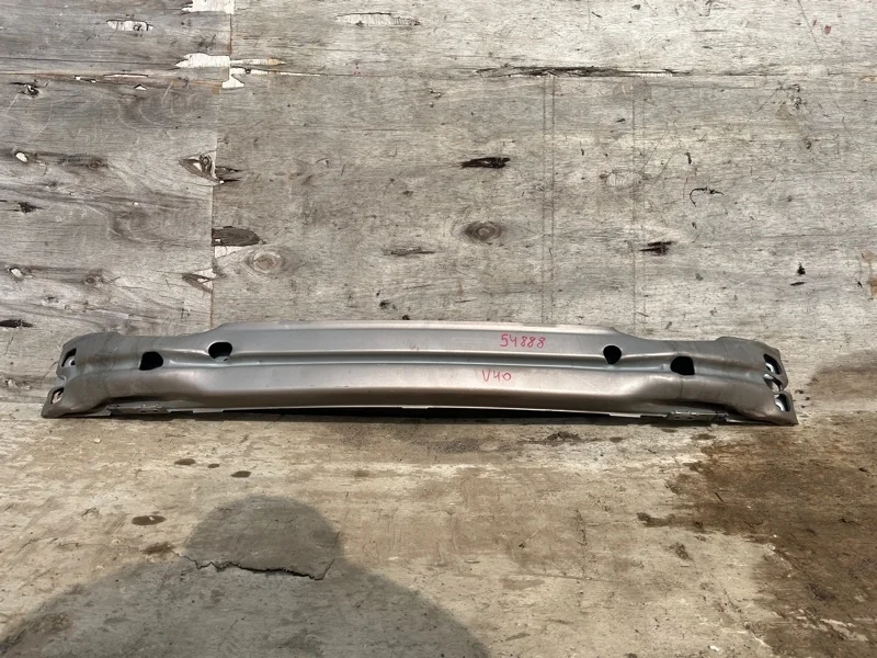 Усилитель бампера Volvo v40 2012-2016 31301976, передний