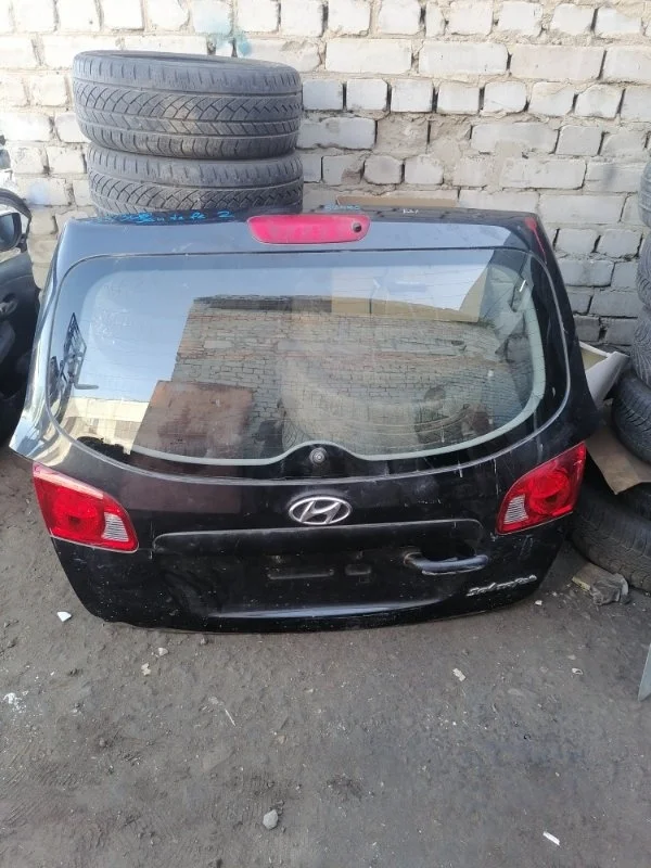 Крышка багажника Hyundai Santa Fe 2000-2006 737002B030 SM