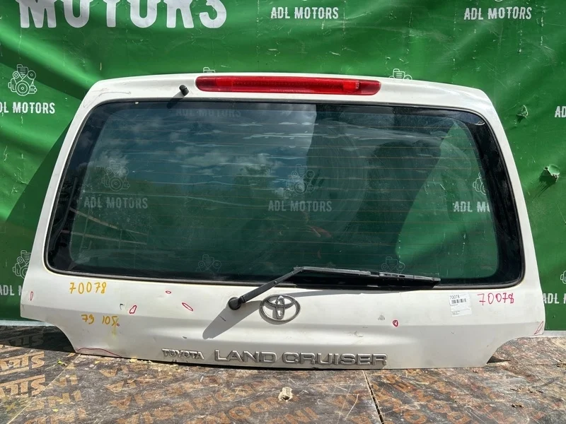 Крышка багажника Toyota Land Cruiser 1998-2007 6700560830 100
