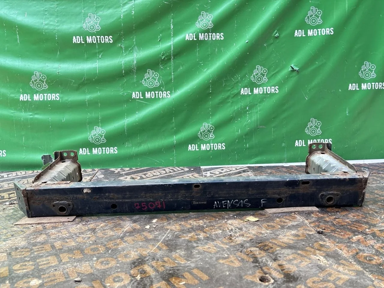 Усилитель бампера Toyota Avensis 3 2008-2015 5202105051 T270, передний