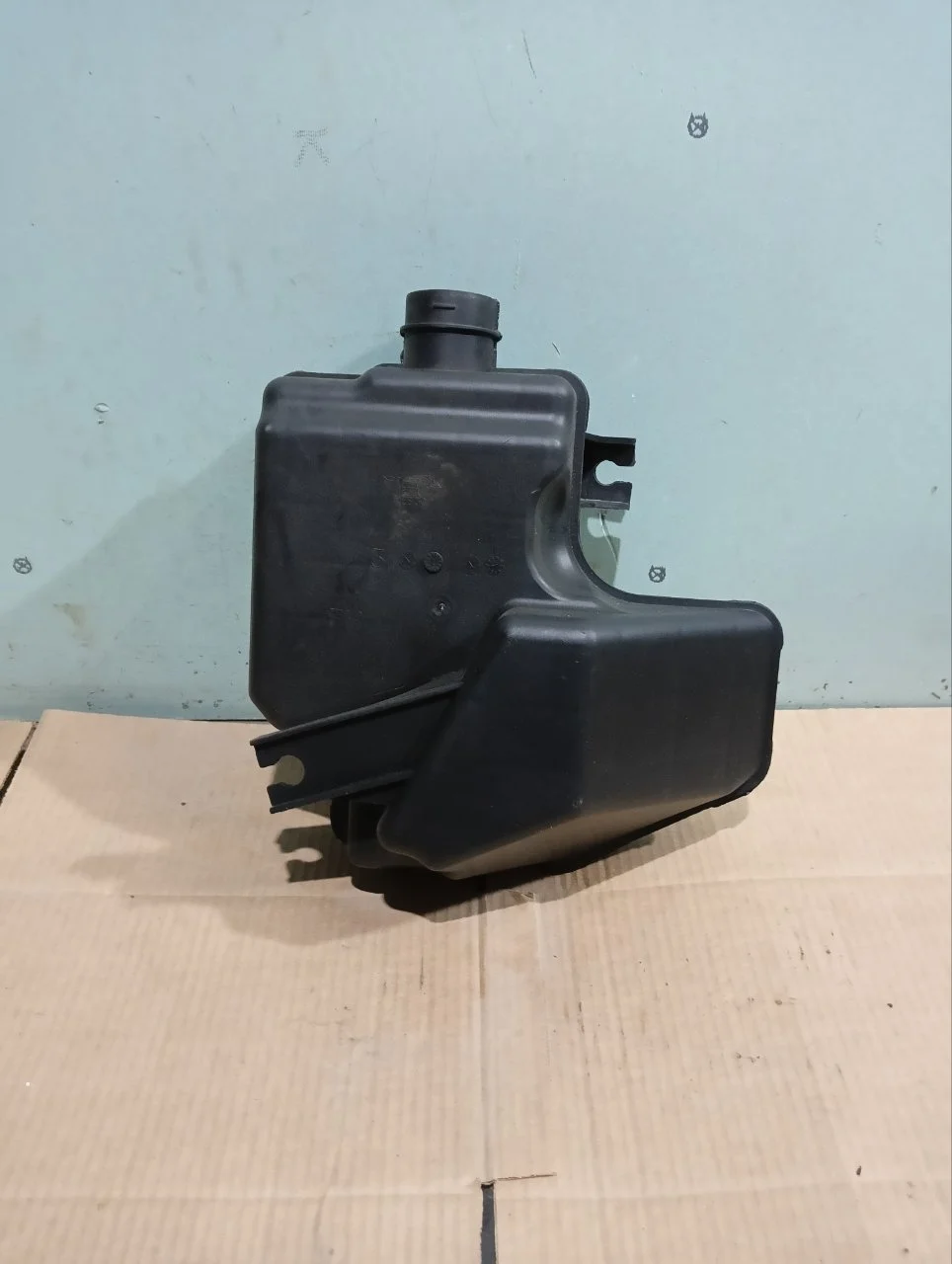 Резонатор воздушного фильтра Honda CR-V 3 2007-2012 17230RZA000