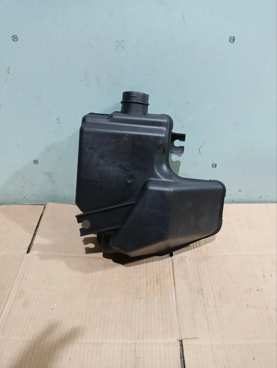 Резонатор воздушного фильтра Honda CR-V 3 2007-2012 17230RZA000