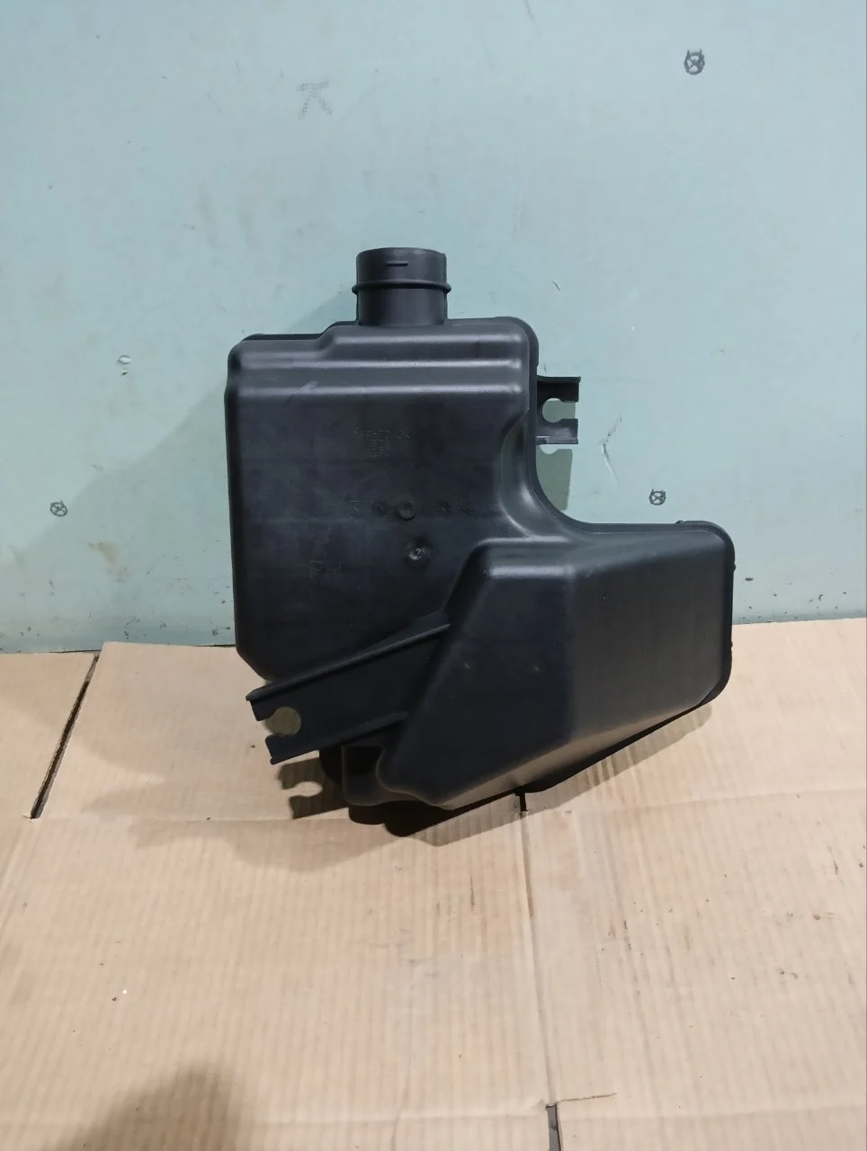 Резонатор воздушного фильтра Honda CR-V 3 2007-2012 17230RZA000