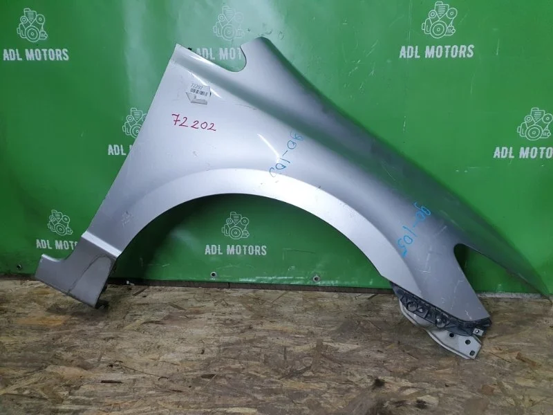 Крыло Honda Civic 8 2006-2011 60211SNBJ00ZZ 4D, переднее правое