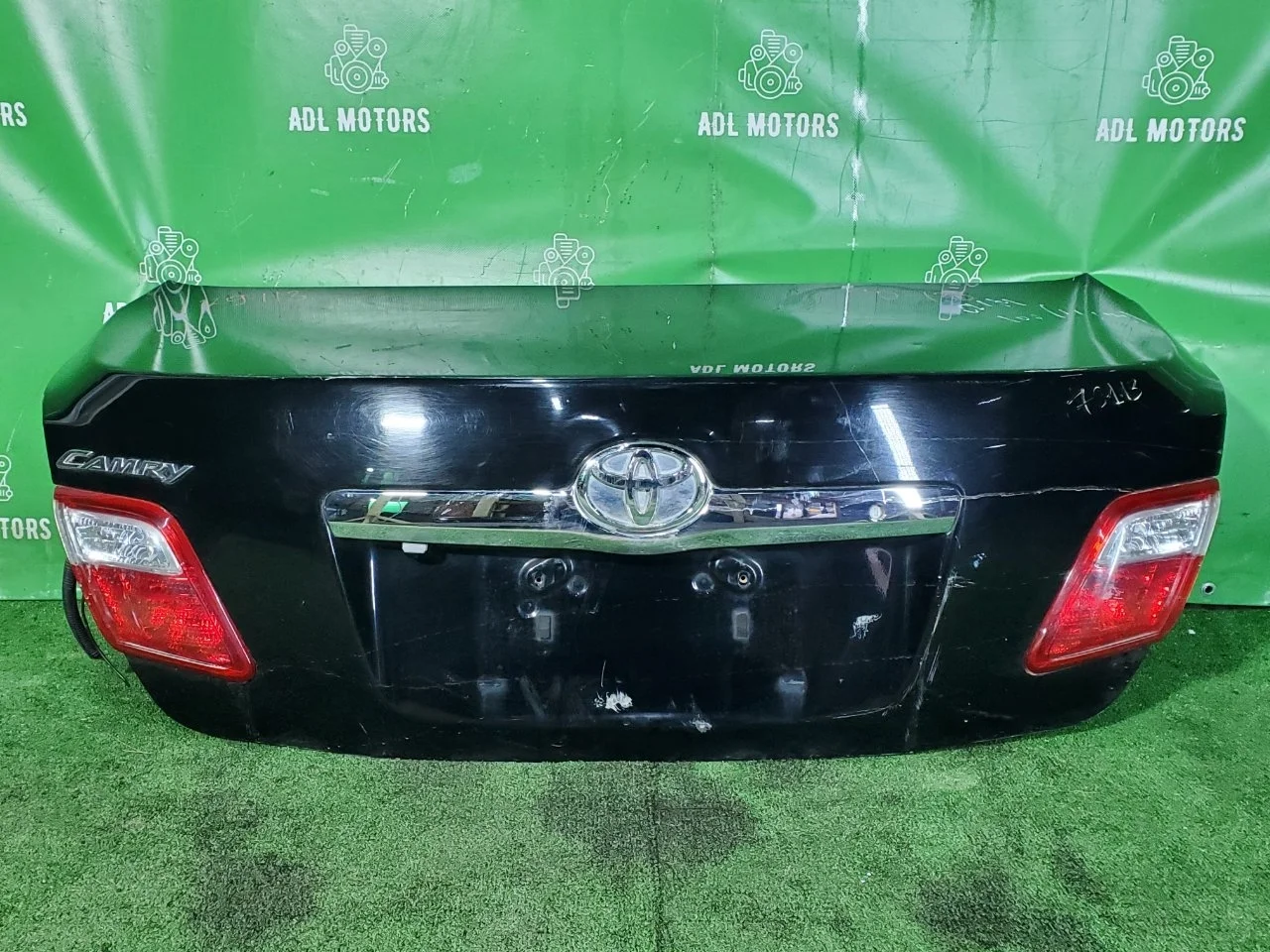 Крышка багажника Toyota Camry 2006-2011 6440133401 40