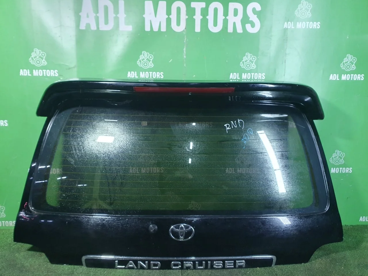 Крышка багажника Toyota Land Cruiser 1998-2007 6700560830 100