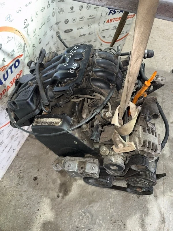 Двигатель Volkswagen Golf 2000 1J 1.6 AKL